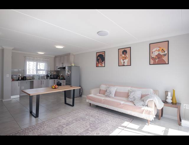 3 BEDROOM TOWNHOUSE TO LET IN SUNNINGDALE